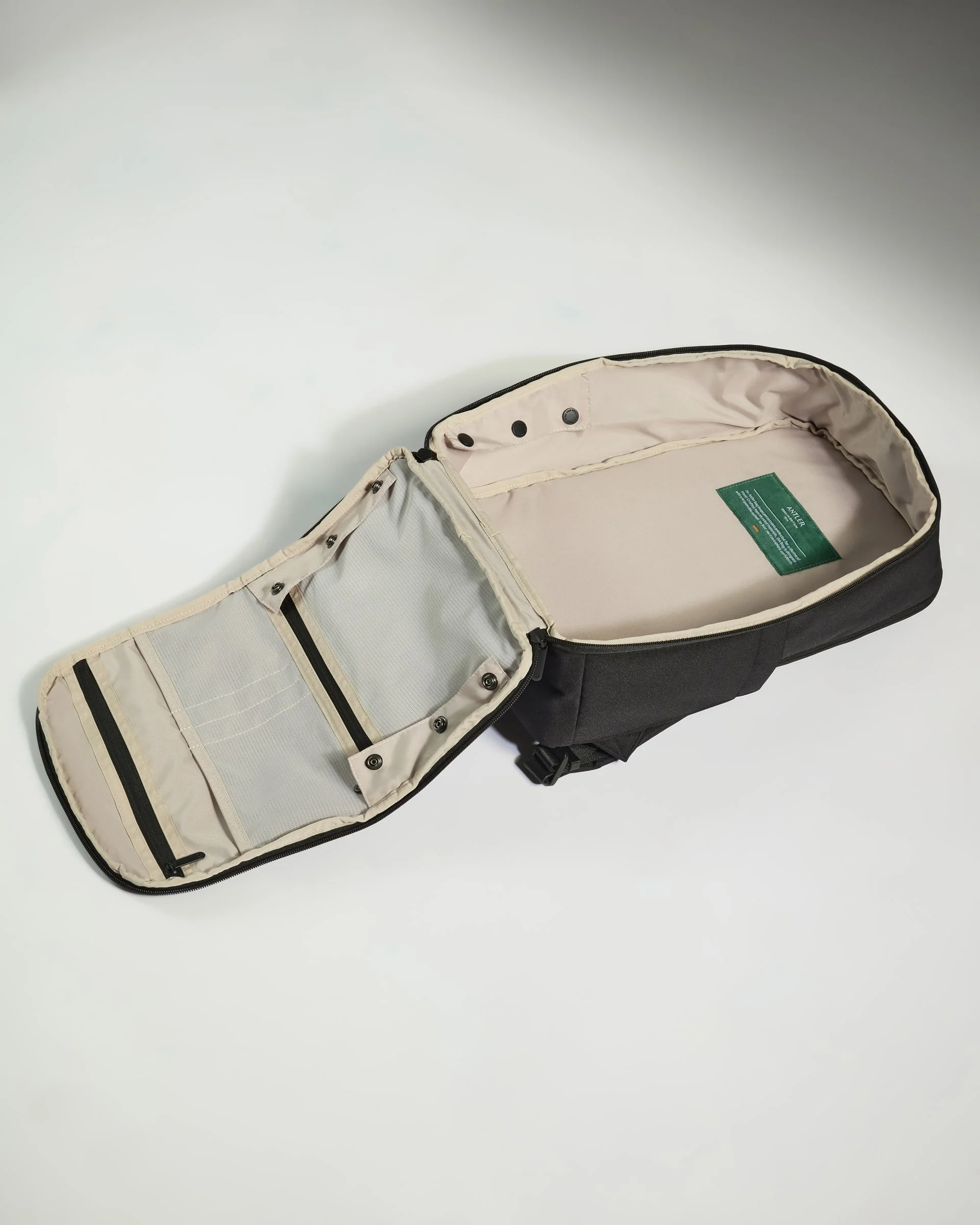 Backpack in Black - Urban Light - Image 4