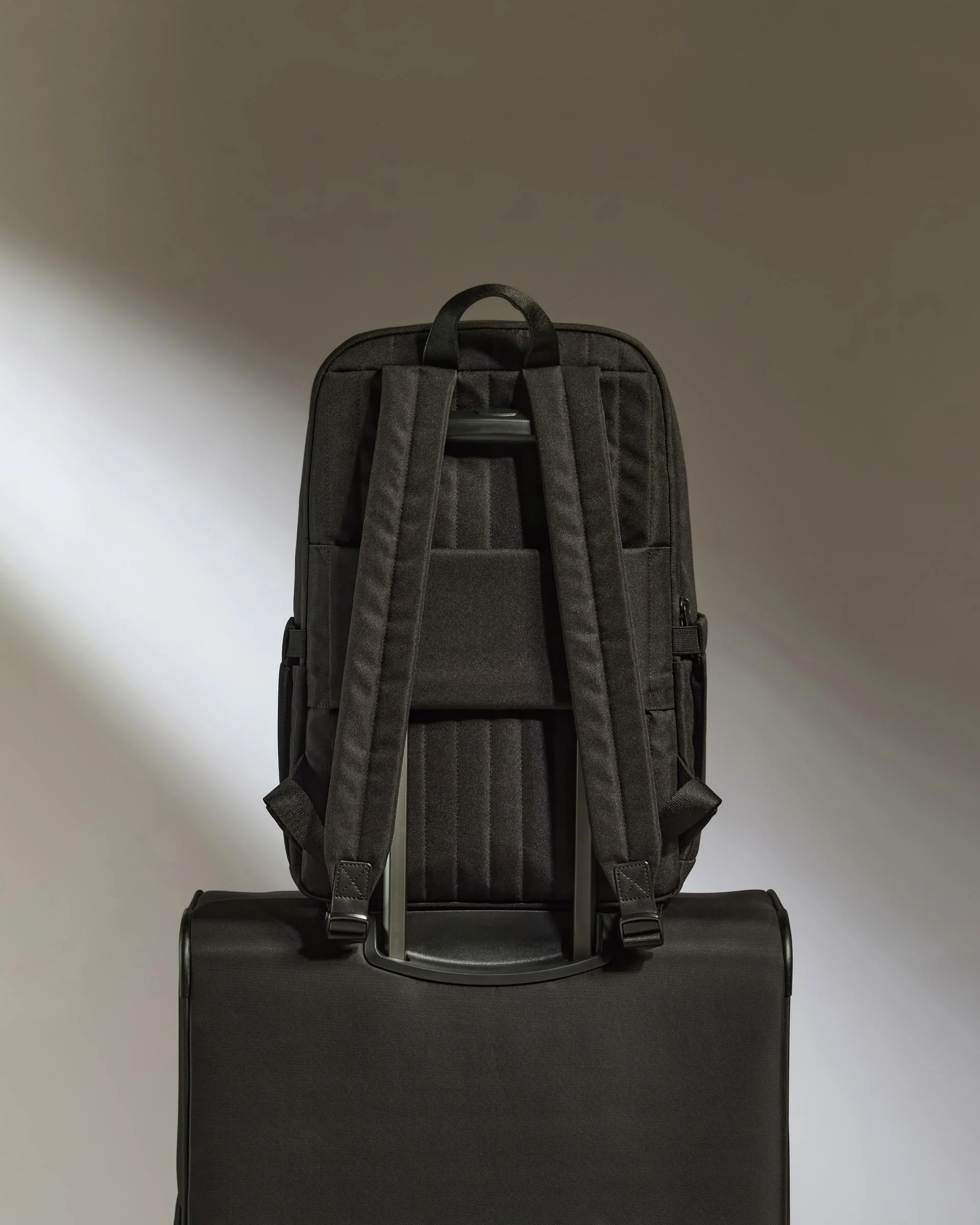 Backpack in Black - Urban Light - Image 6