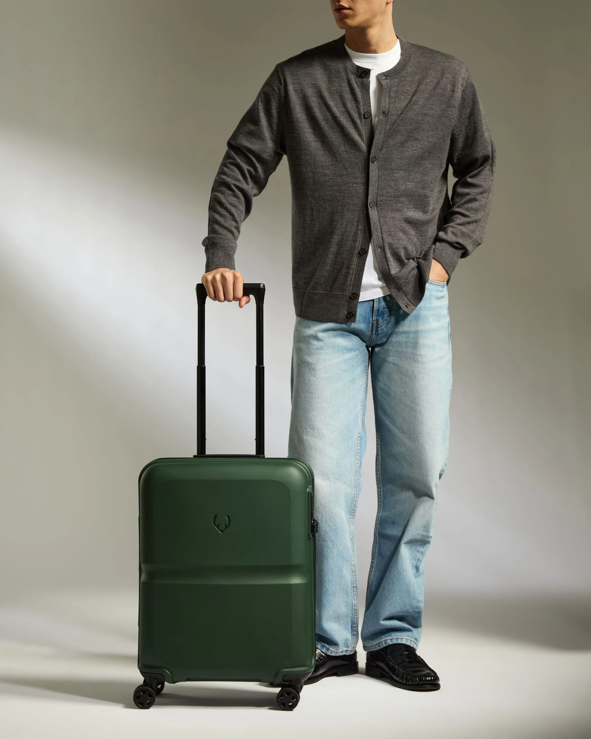 Cabin Suitcase in Antler Green - Single Stripe - Image 3