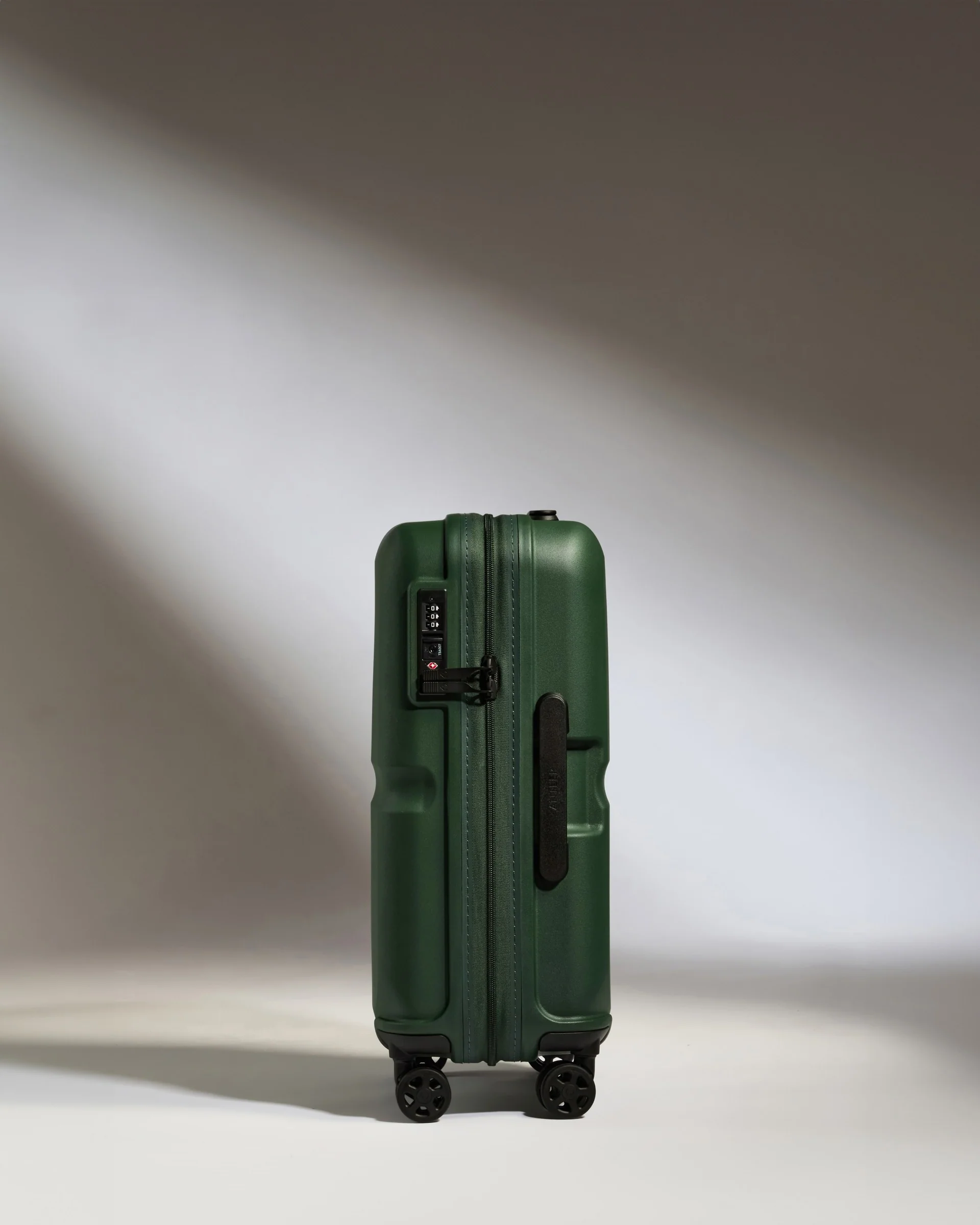 Cabin Suitcase in Antler Green - Single Stripe - Image 5