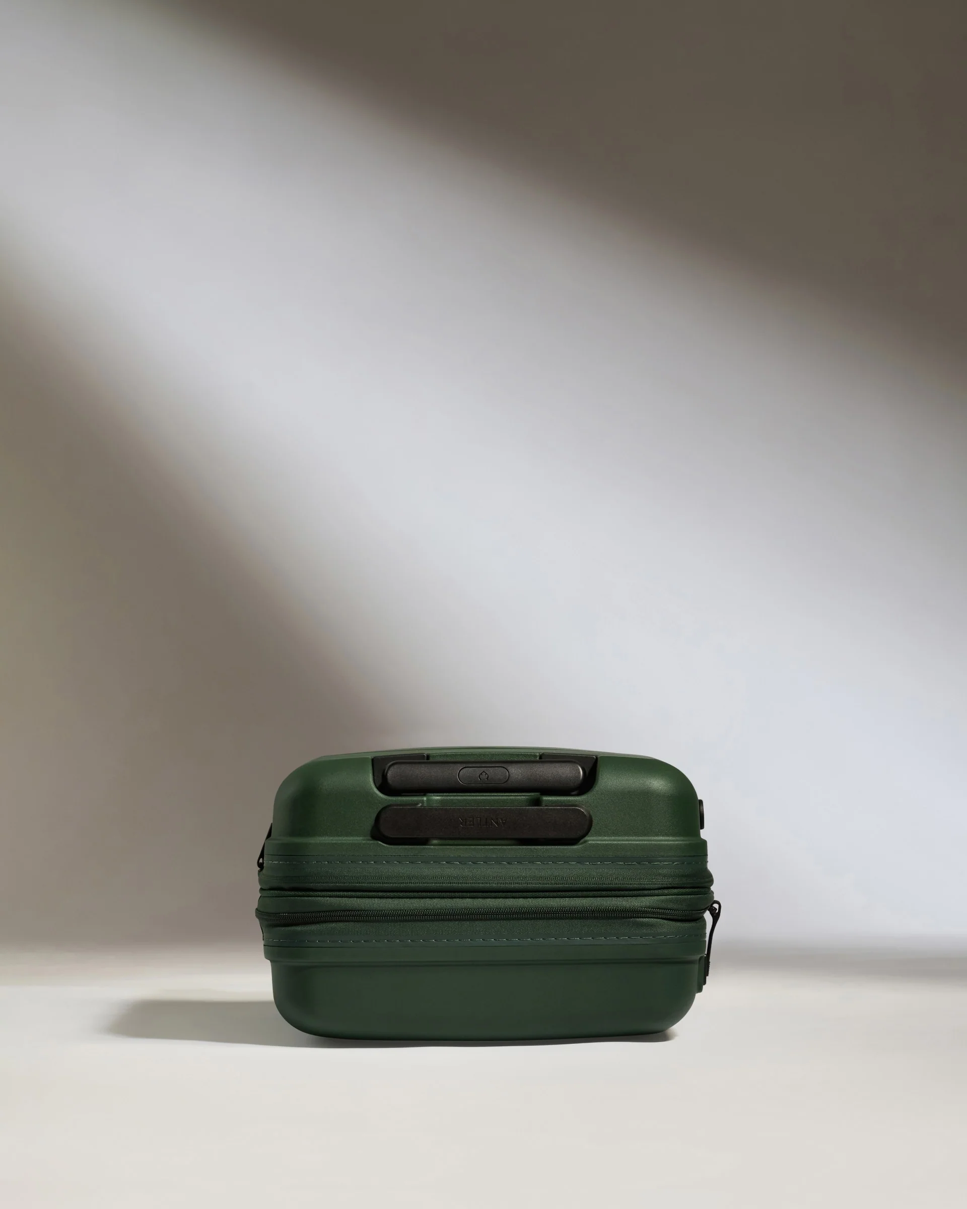 Cabin Suitcase in Antler Green - Single Stripe - Image 6