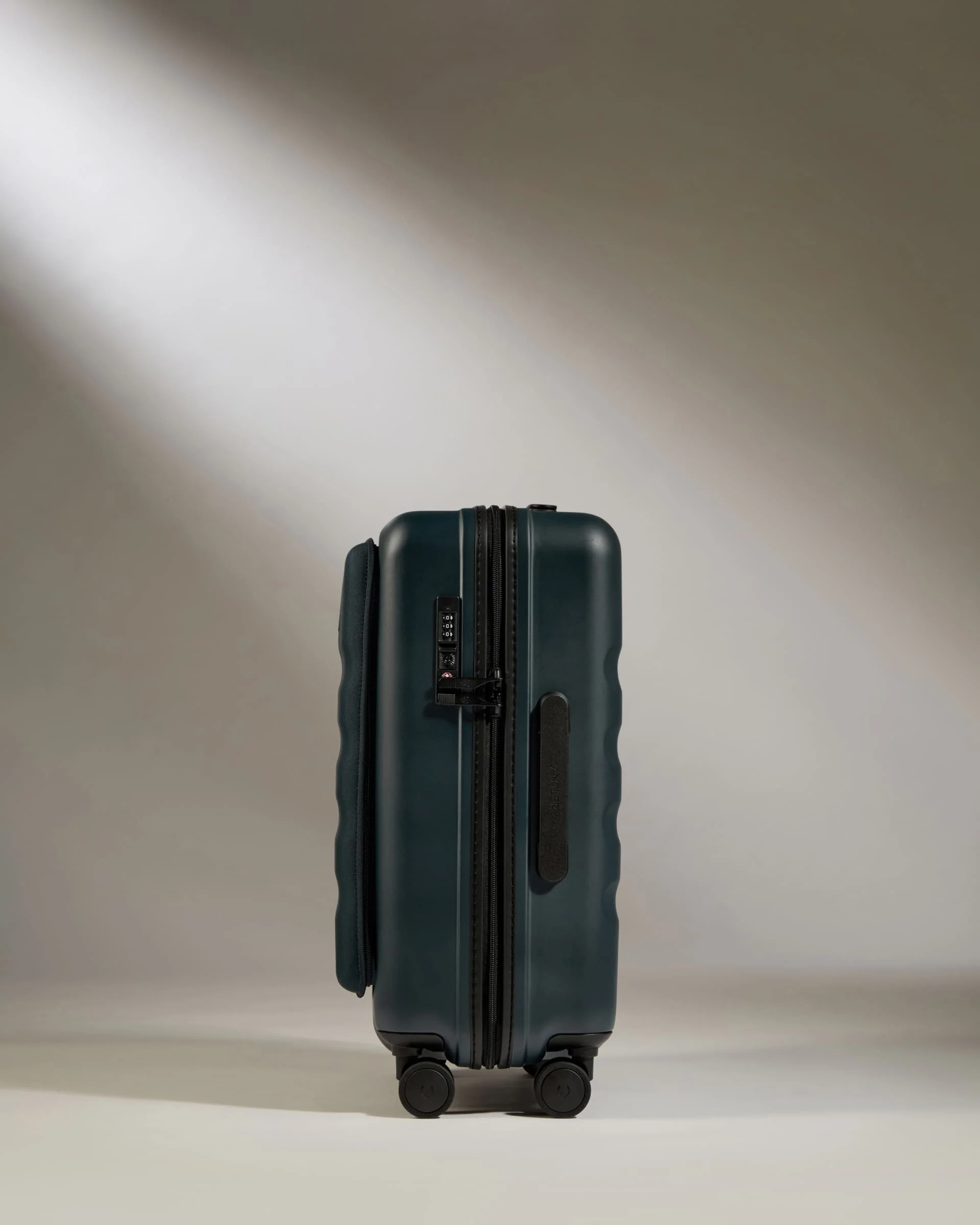 Cabin with Pocket Suitcase in Indigo Blue - Icon Stripe - Image 5