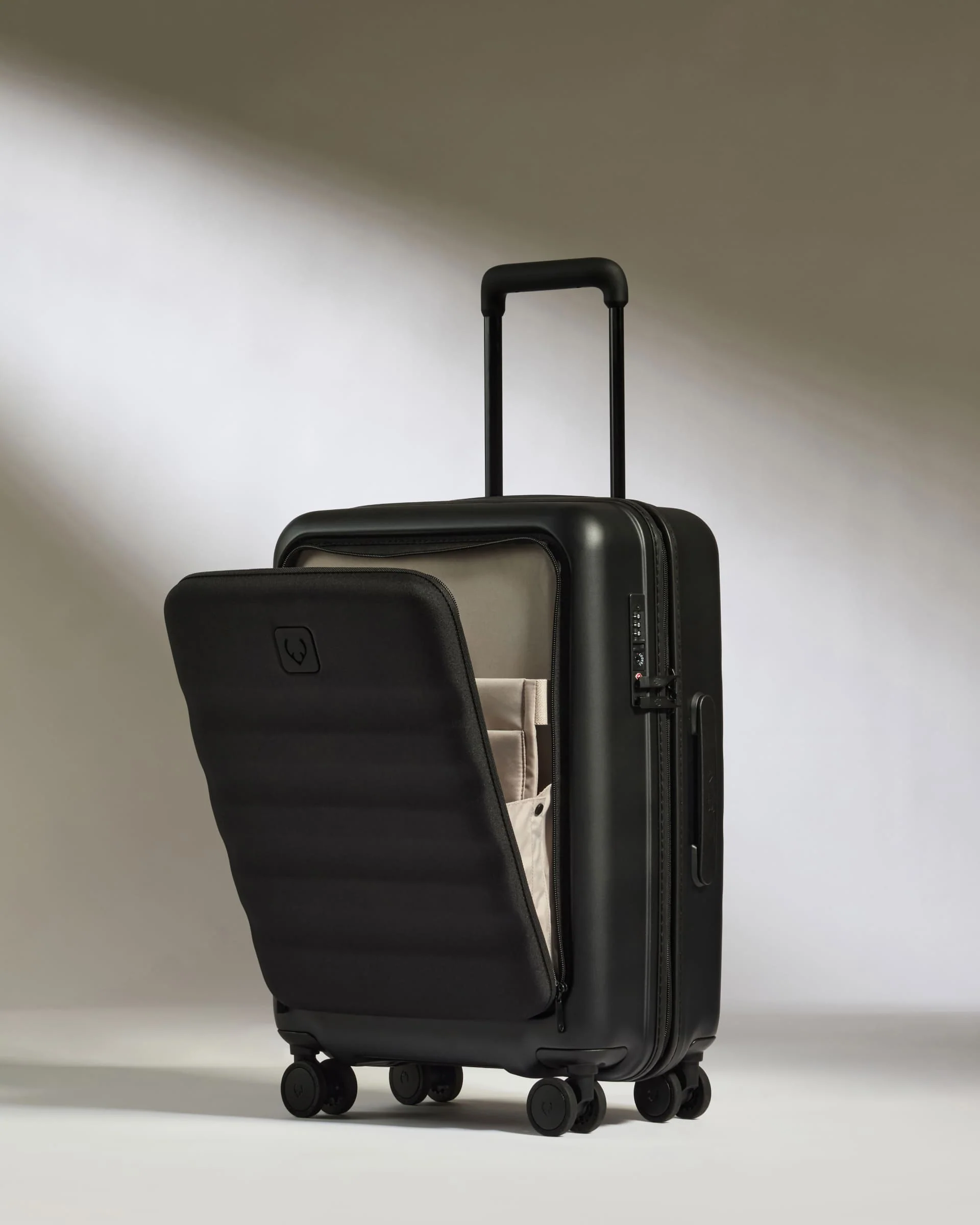 Cabin with Pocket Suitcase in Black - Icon Stripe - Image 3