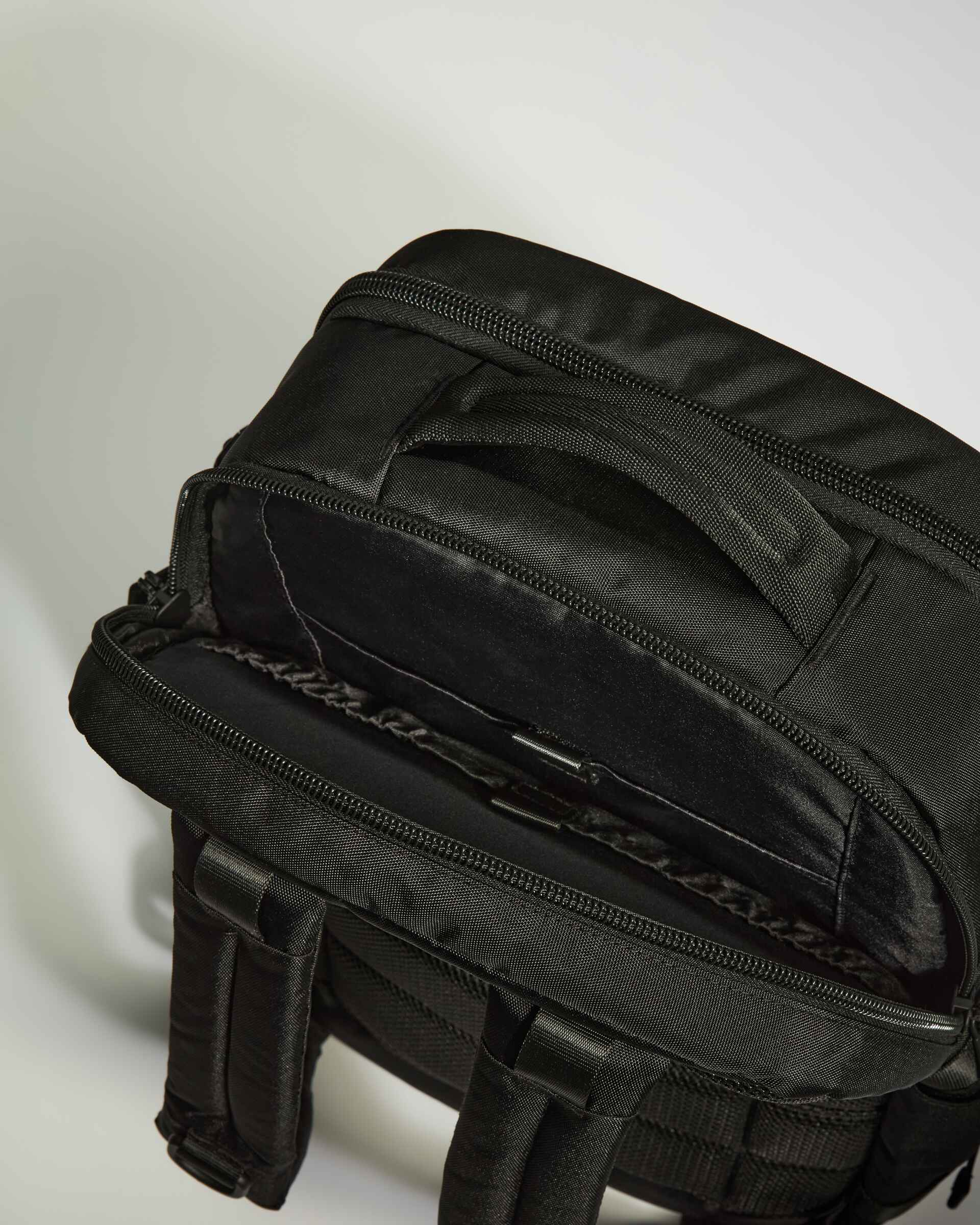 Discovery Backpack in Carbon Black - Image 5