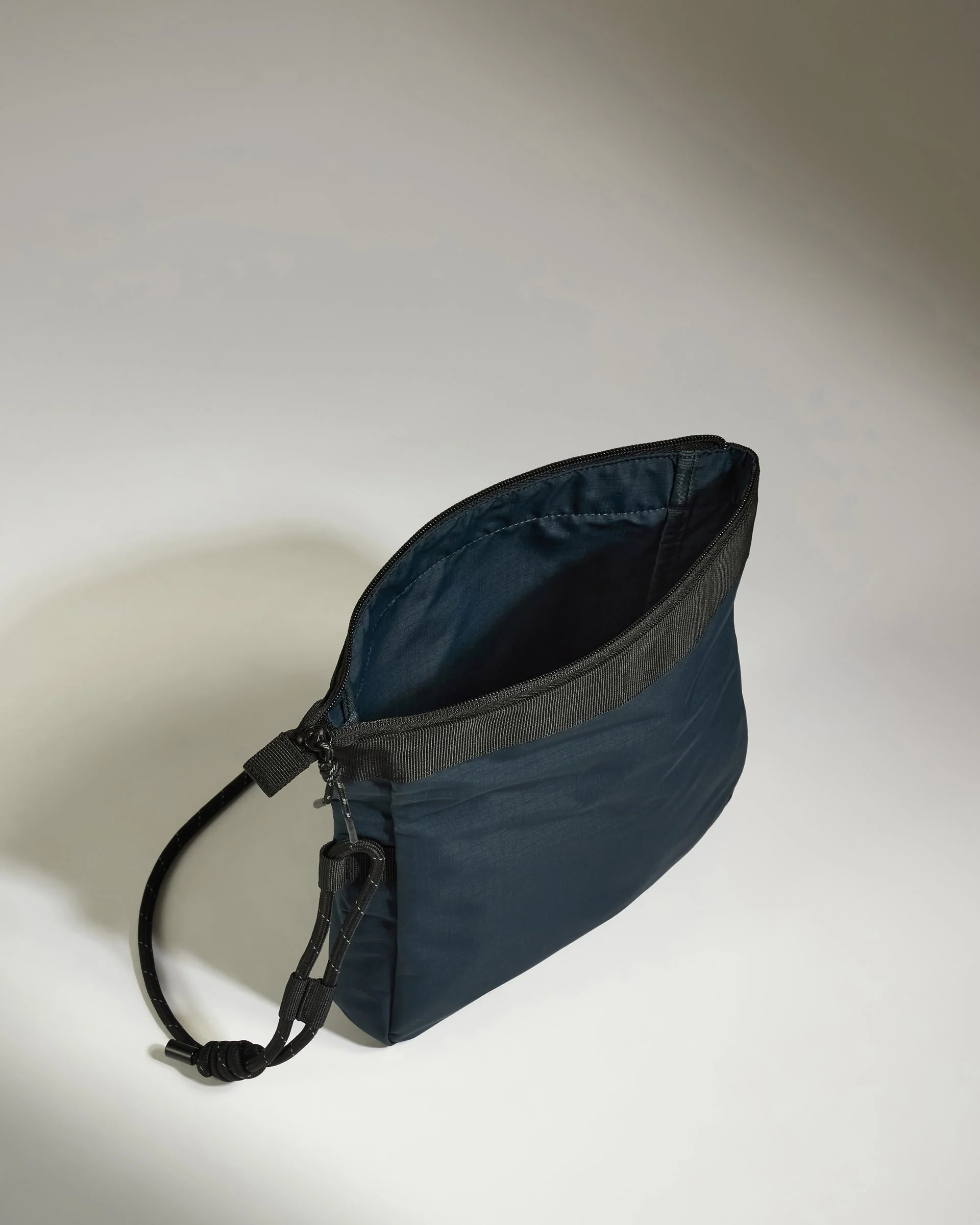 Essential Crossbody Bag in Navy - Image 3