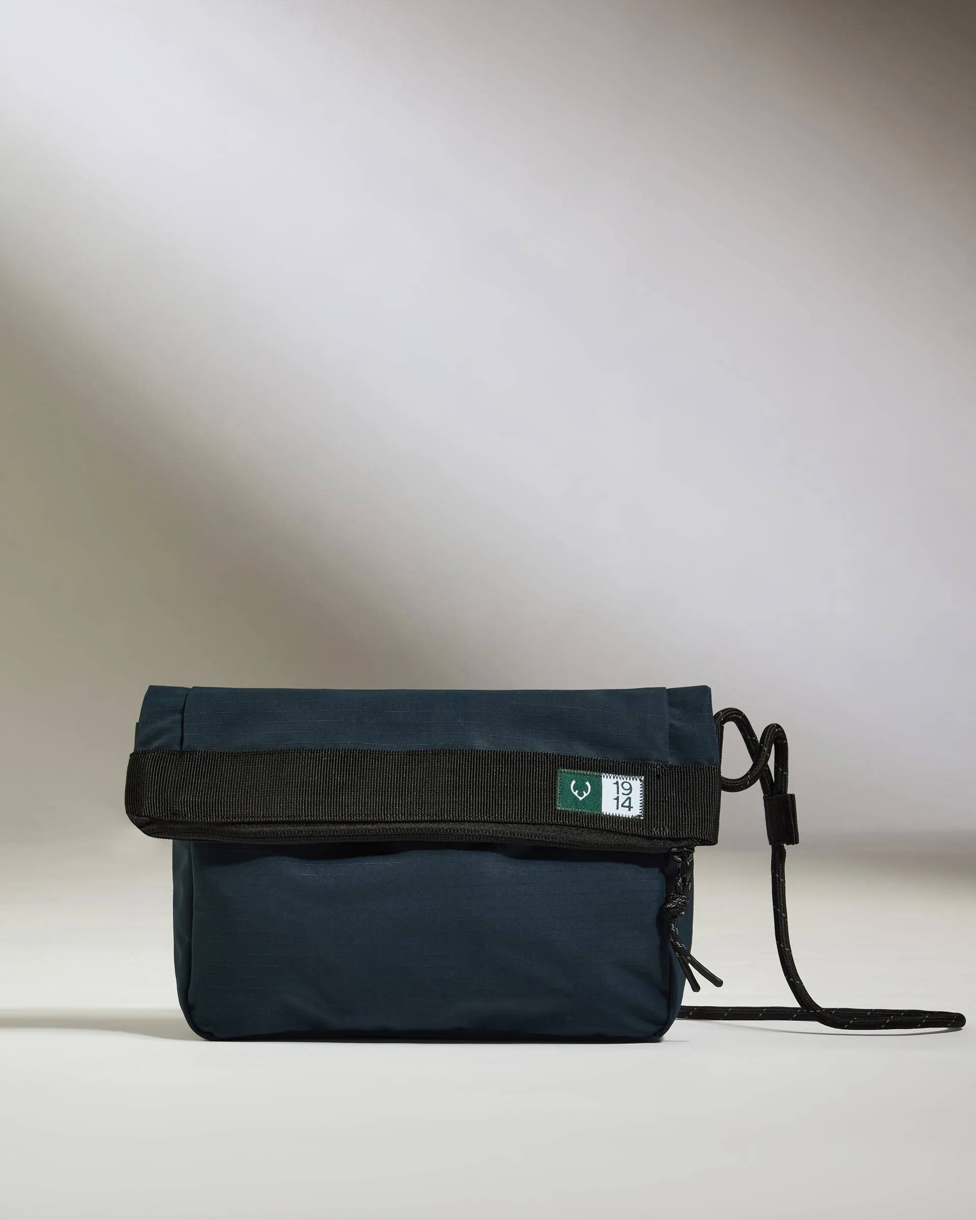 Essential Crossbody Bag in Navy - Image 5