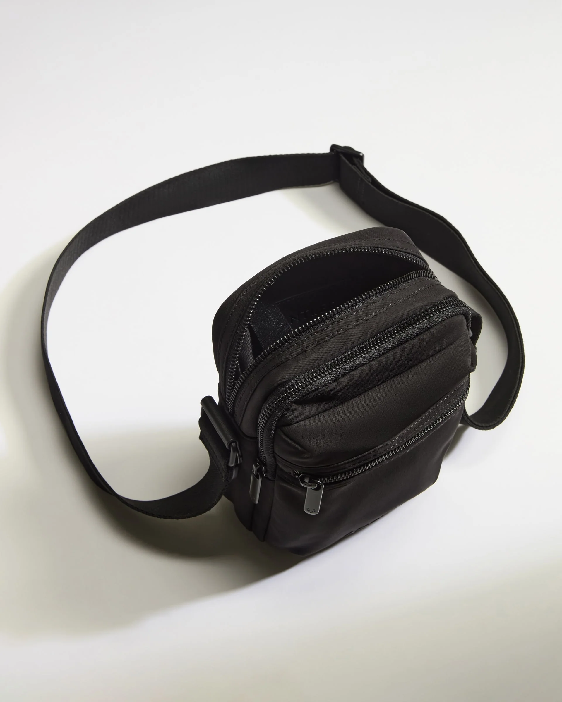 Icon Crossbody Bag in Black - Image 4