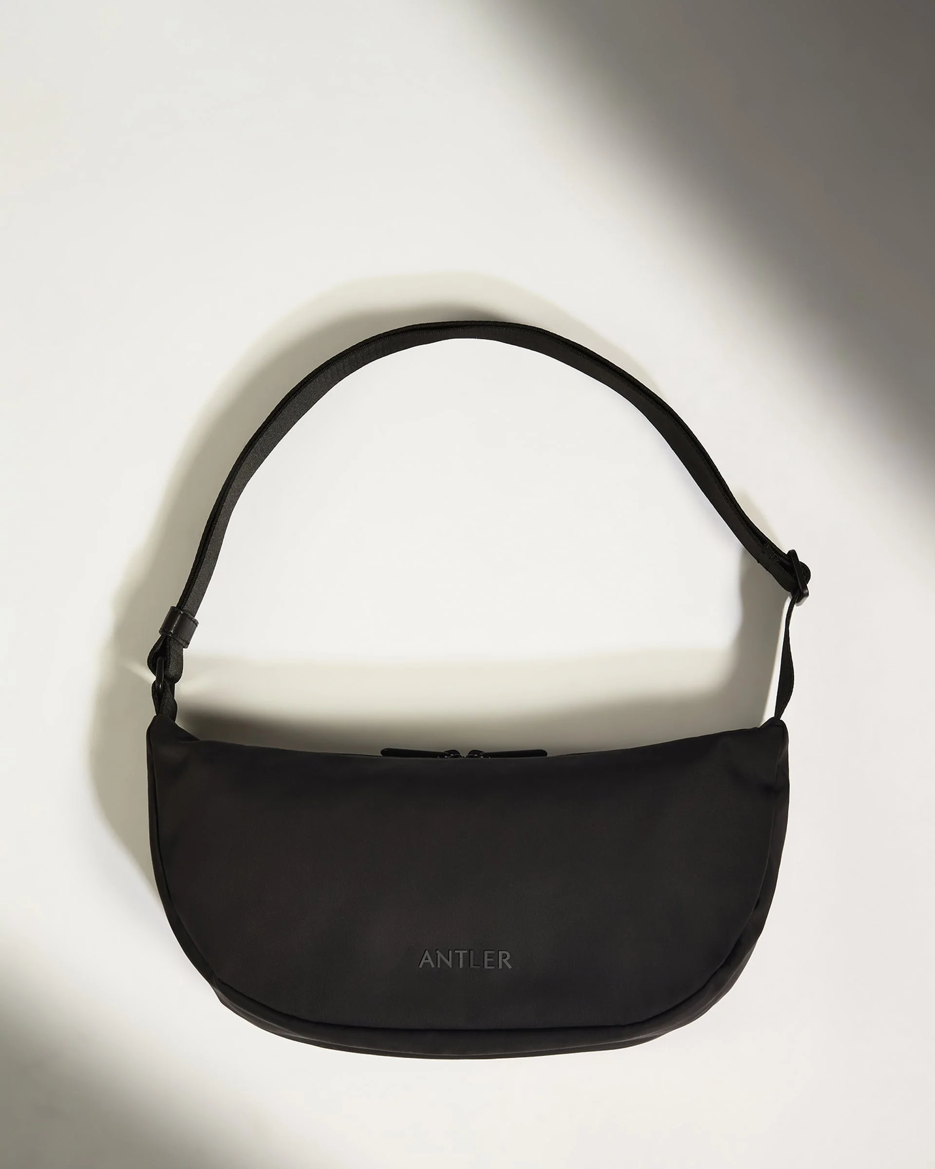 Icon Slingbag in Black - Image 5