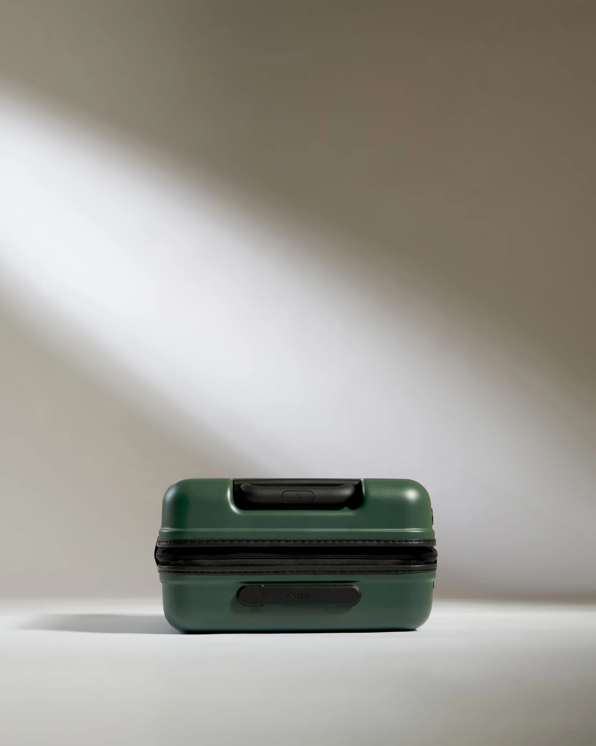 Cabin Suitcase in Antler Green - Icon Stripe - Image 5