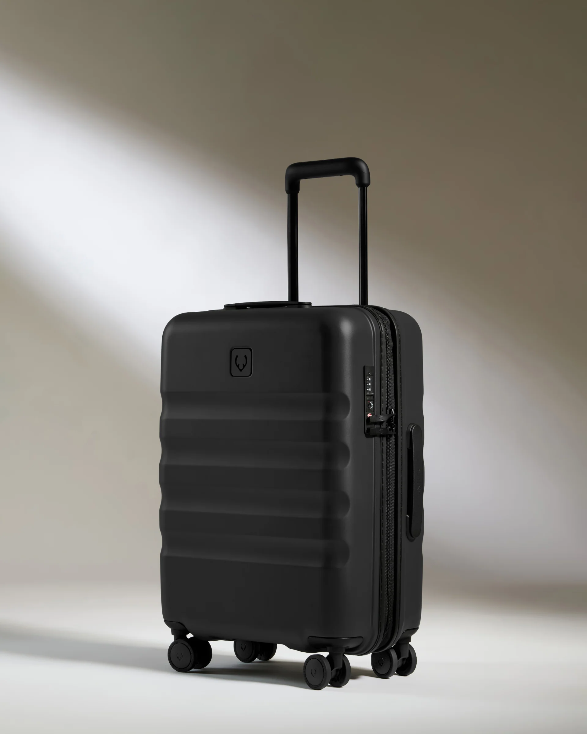 Suitcase Set in Black - Icon Stripe - Image 3