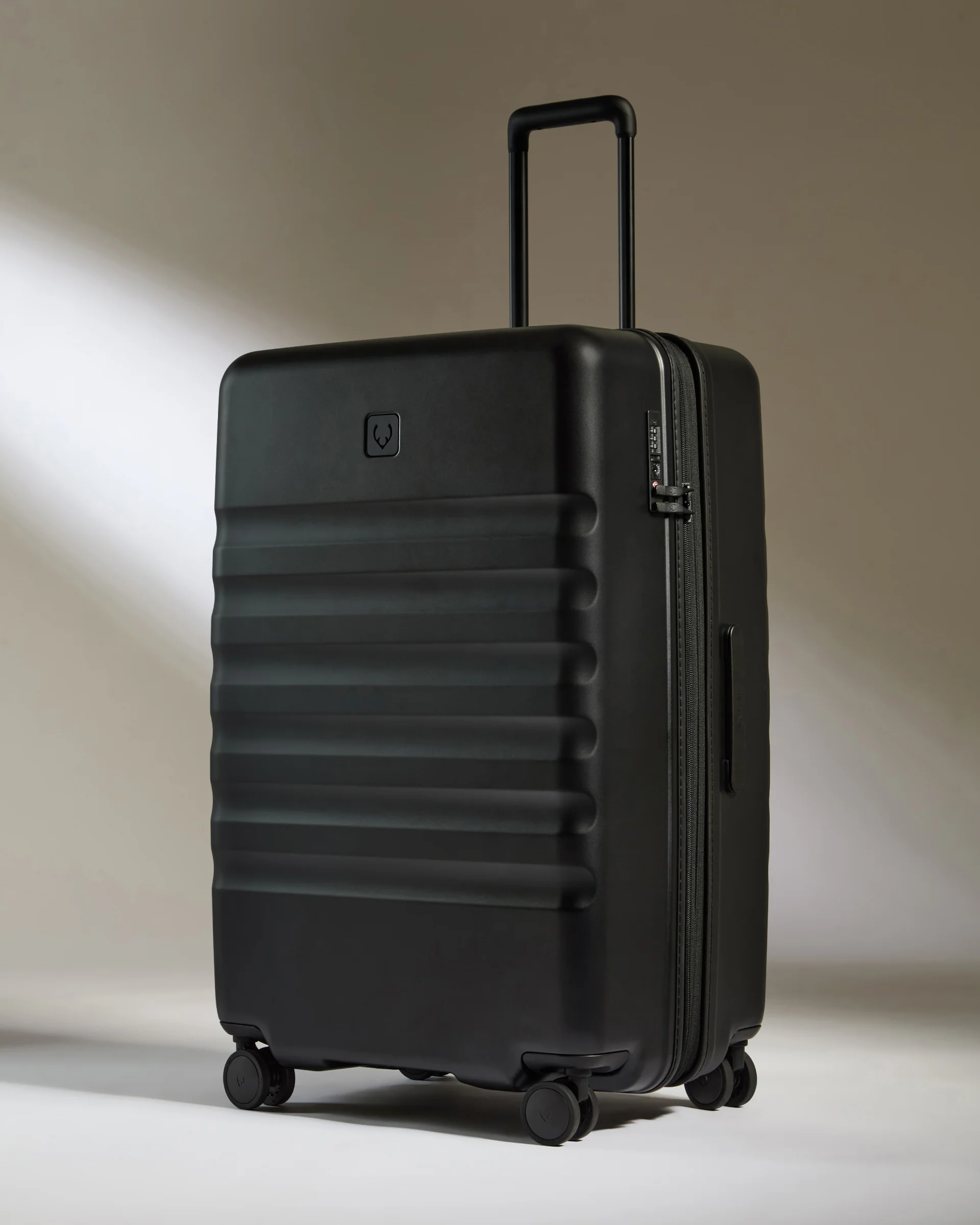 Suitcase Set in Black - Icon Stripe - Image 5