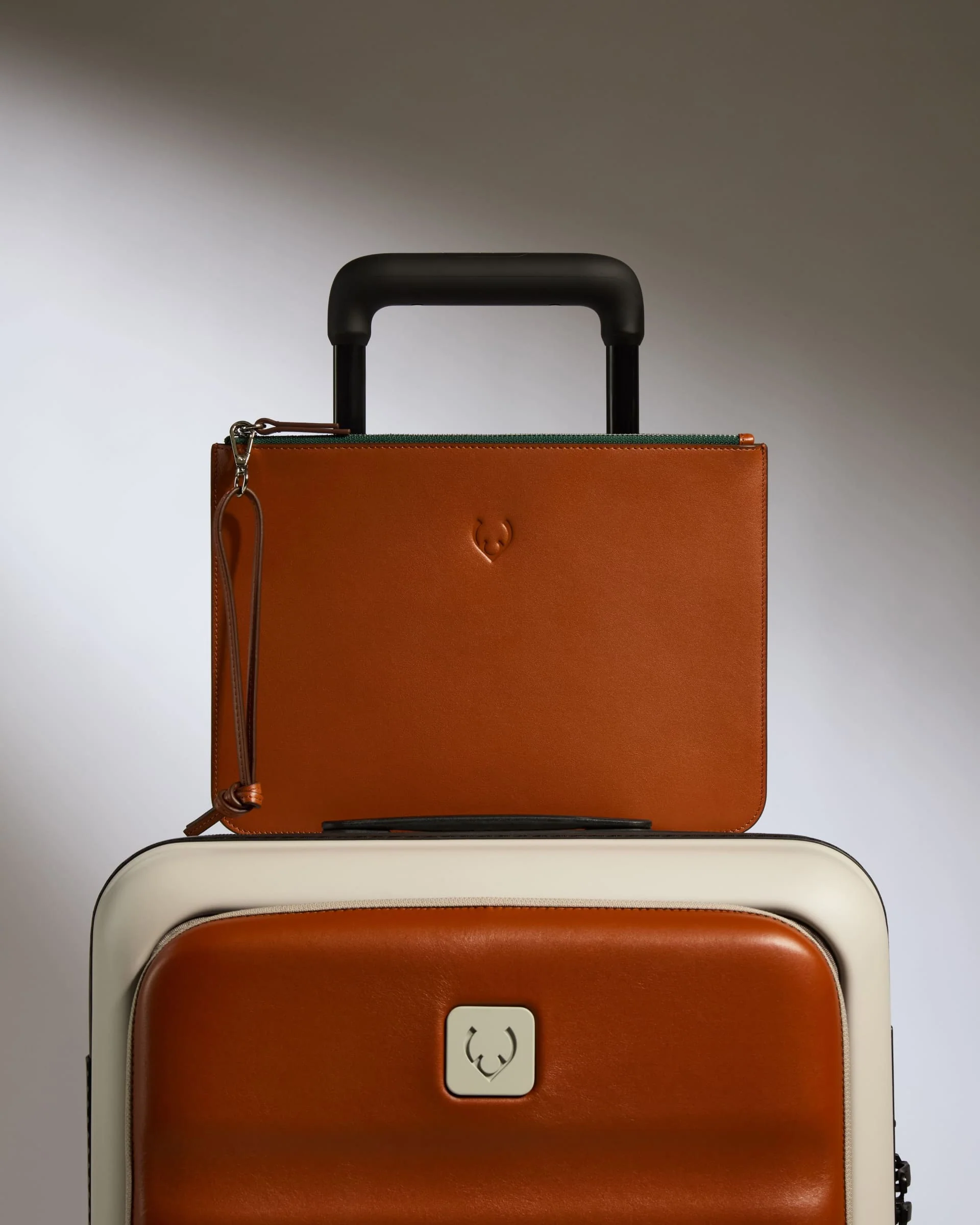 Zipped Pouch with Wristlet in Tan Leather - 1914 Collection - Image 5